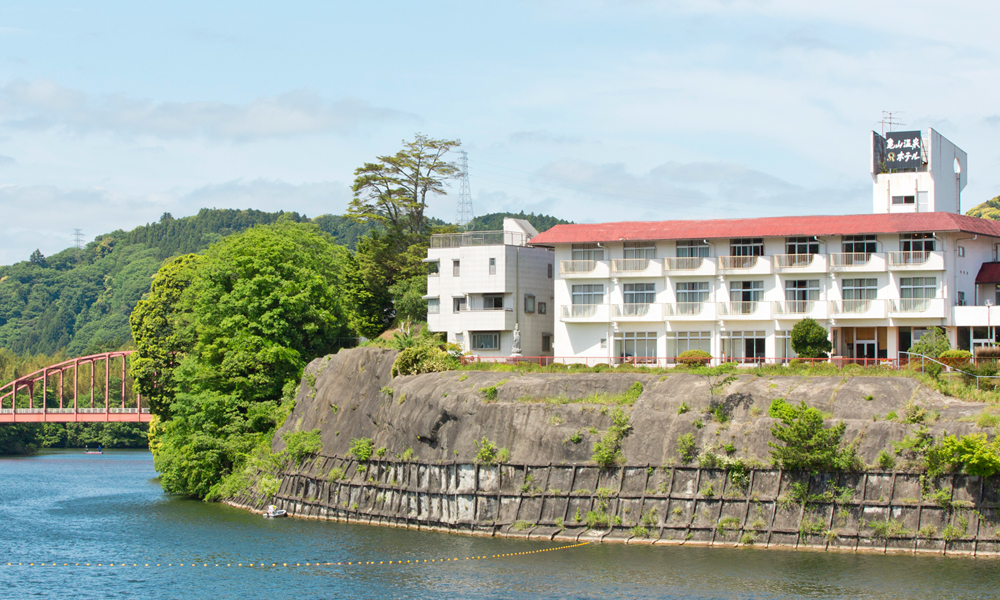 亀山温泉ホテル